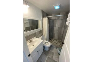 Bathroom - The Boho Suite- 8min SLC Airport 5 min to Downtown (Salt Lake City)