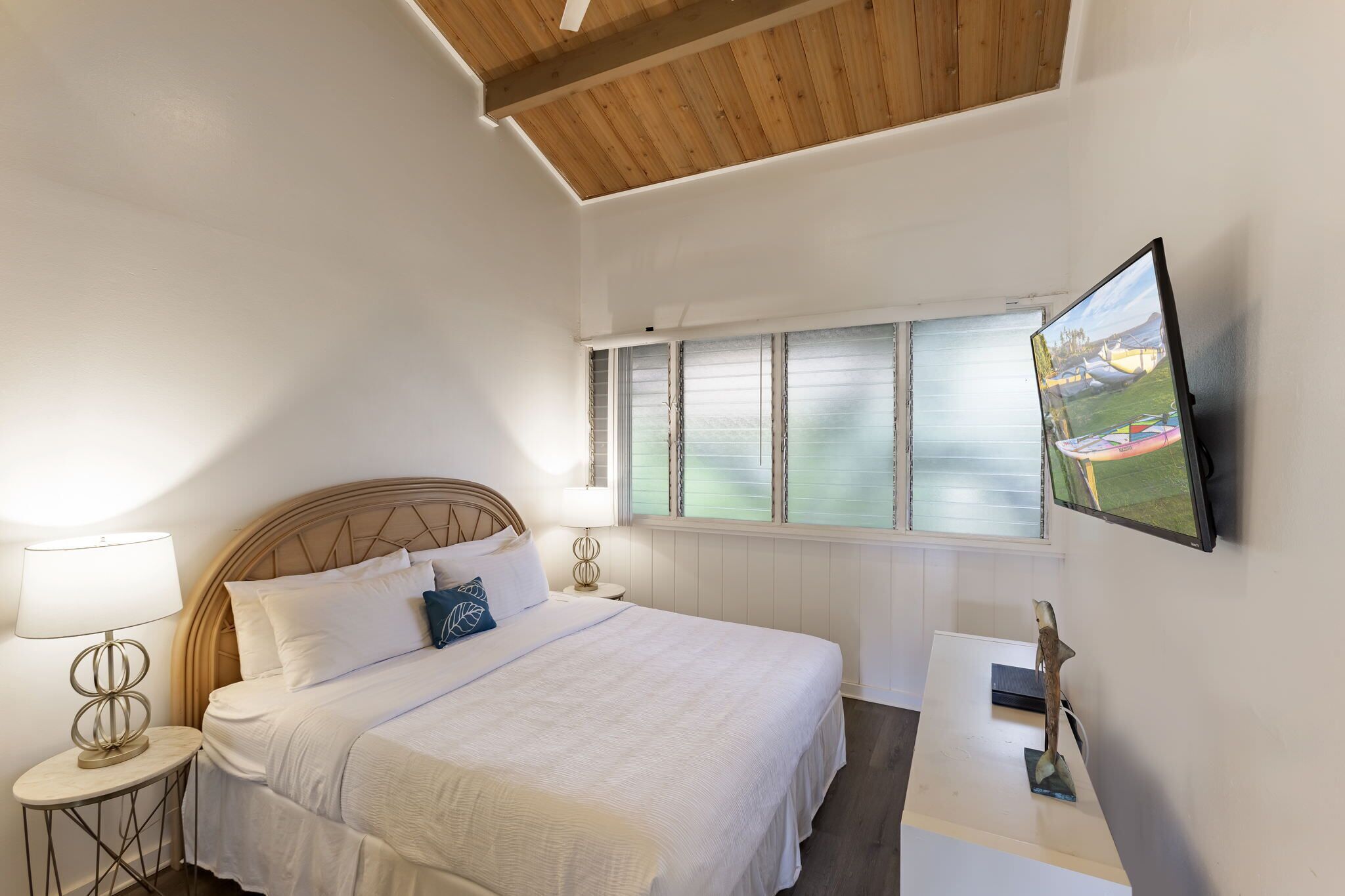 Condo, 1 King Bed with Sofa bed, Lanai, Ocean View | 1 bedroom, individually decorated, individually furnished, free WiFi