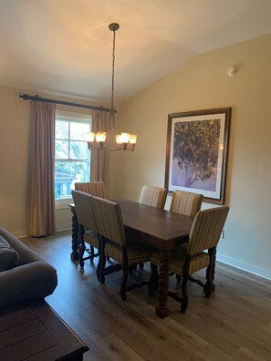 تناول الطعام