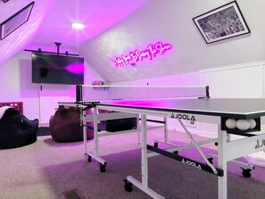 Game room - Your Home Away From Home! (Pittsburgh)