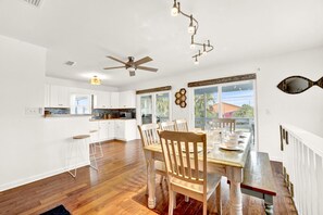 Dining - Private Pool Pet Friendly (Panama City Beach)