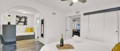 3 chambres, bureau, fer et planche à repasser, Wi-Fi gratuit