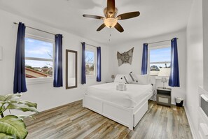 3 bedrooms, desk, iron/ironing board, free WiFi