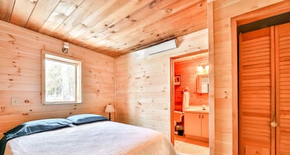 Log Cabin Hot tub Private Pool 360 Mountain Views Hunter Mt