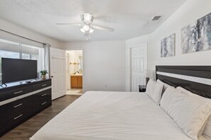 4 bedrooms, iron/ironing board, WiFi, bed sheets