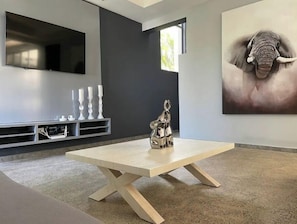 Interior - Secure Luxury Villa • 10 min Walk to Beach • Saltwater Pool • Rooftop Views (Sosúa)