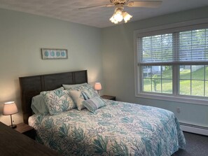 4 bedrooms, desk, iron/ironing board, free WiFi