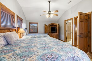 Chalet rustique, Plusieurs lits, foyer, vue sur la montagne | 6 chambres, accès au Wi-Fi (inclus), literie fournie