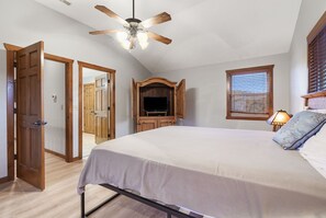 Room - Kemper's Cabin in the Ozarks (Branson)