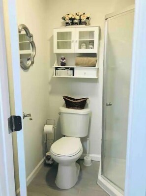 Shower - Completely Private and cozy Bungalow in San Diego (Lemon Grove)