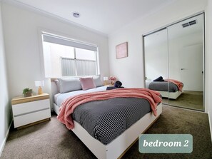 4 chambres, bureau, fer et planche à repasser, Wi-Fi gratuit