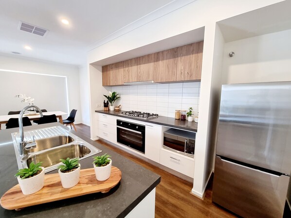 Fridge, microwave, oven, dishwasher