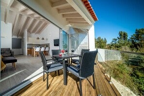Apartament Deluxe | Un bressol de viatge, wifi gratuïta i roba de llit 