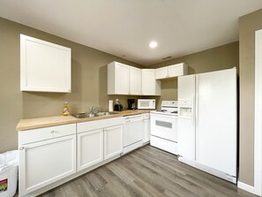 Private kitchen - Villa #3 Sleep 6-Bachelor/Bachelorette Parties! (Lake Ozark)