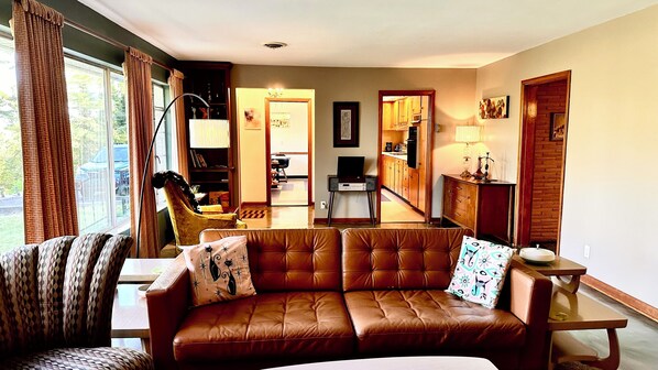 Smart TV, fireplace, video games, books