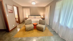 2 室のベッドルーム、デスク、WiFi、ベッドシーツ