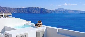 Oia Treasures Art Suites