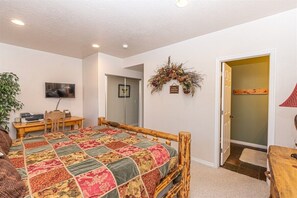 3 chambres, bureau, fer et planche à repasser, Wi-Fi gratuit