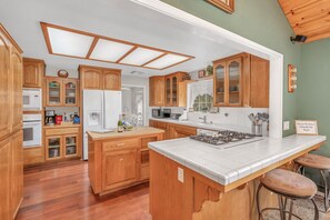 캐빈, 침대(여러 개), 발코니, 산 전망 | 전용 주방 | 냉장고, 전자레인지, 오븐, 쿡탑