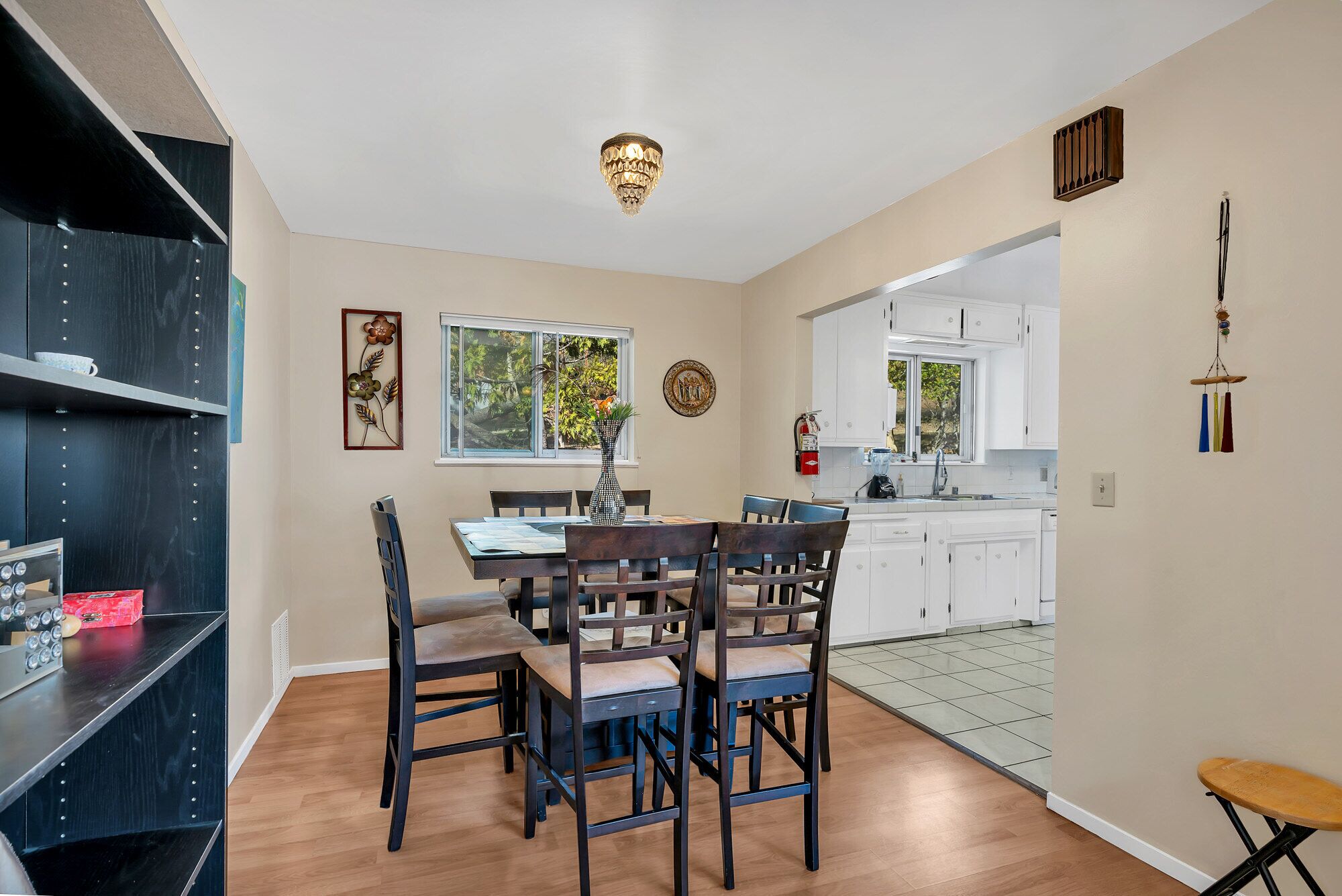 Cabin, Multiple Beds, Kitchen, Mountain View | Dining