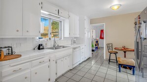 Cabin, Multiple Beds, Kitchen, Mountain View | Private kitchen - House of Color (Mariposa)