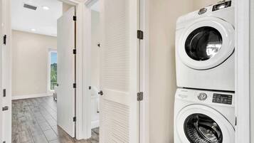 House, Multiple Beds, Patio, Garden View (It’s A Wonderful Life) | Interior