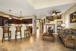 House, Multiple Beds, Lanai, Golf View | Interior
