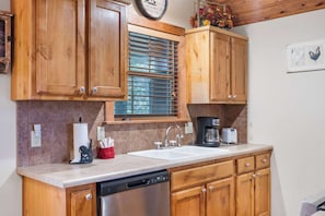 Cabin, Multiple Beds, Patio, Garden View (Milby Hideaway) | Private kitchen | Coffee/tea maker - Milby Hideaway - On-site Amenities (Branson West)