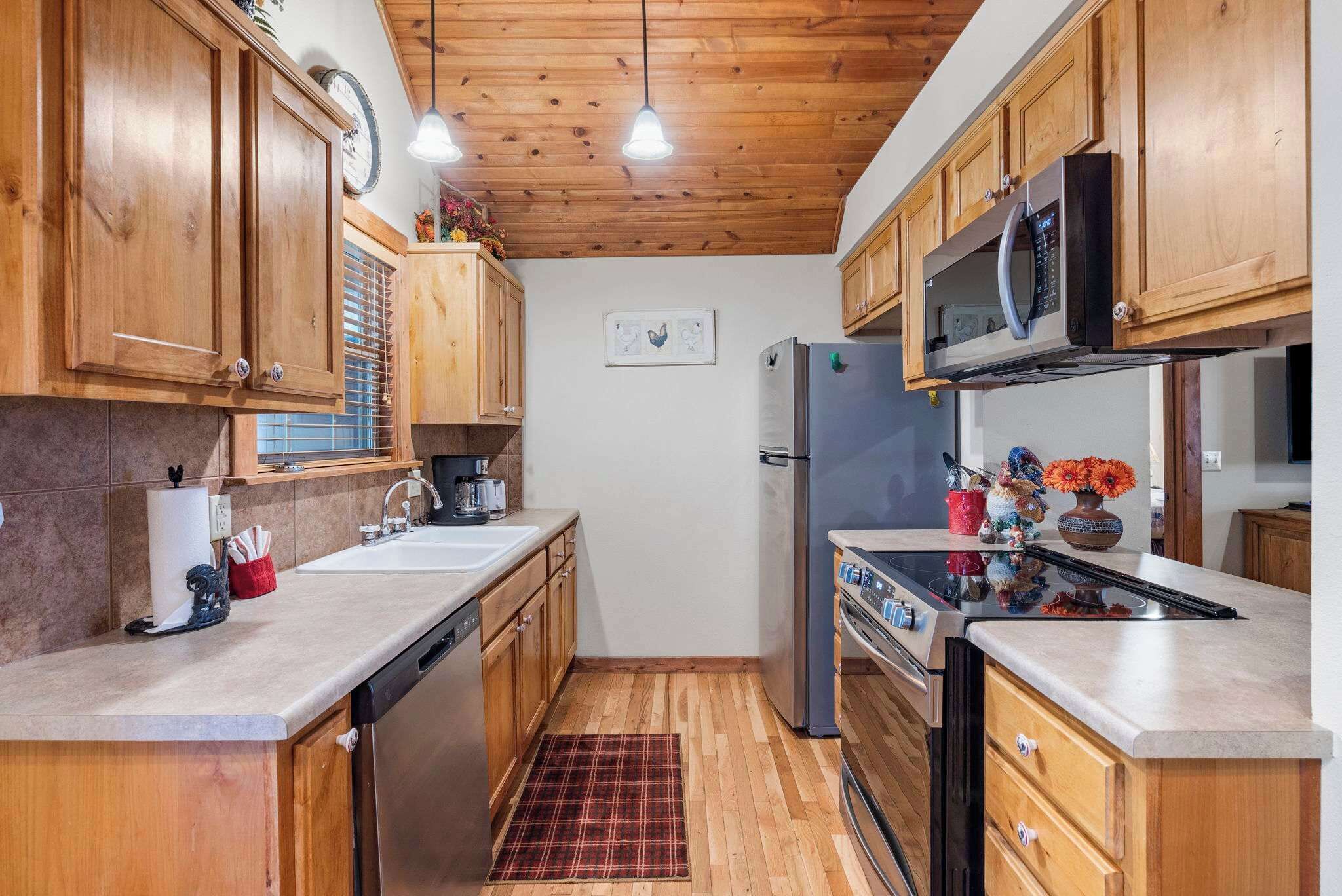 Cabin, Multiple Beds, Patio, Garden View (Milby Hideaway) | Private kitchen