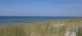 Fantastic FH, terrace, fireplace, close to the Baltic Sea, Bodden view, close to the beach