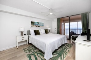 3 bedrooms, iron/ironing board, travel crib, free WiFi - Beachfront Condo, Heated Pool and SPA! (Indian Rocks Beach)