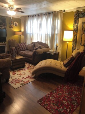 Smart TV, DVD player, books