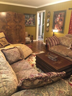 Smart TV, DVD player, books