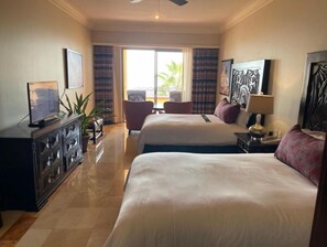 1 bedroom, iron/ironing board, free WiFi, bed sheets - Beautiful Oceanview Junior Suite (Cabo San Lucas)