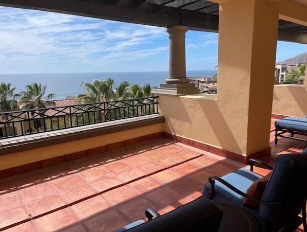 Terrace/patio - Beautiful Oceanview Junior Suite (Cabo San Lucas)