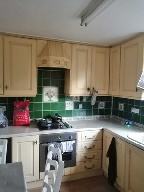 Four à micro-ondes, un four