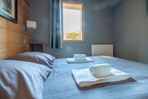 3 bedrooms, WiFi, bed sheets