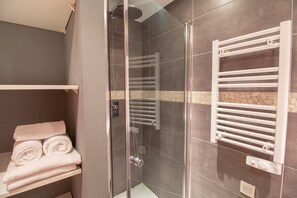 Baignoire, serviettes fournies