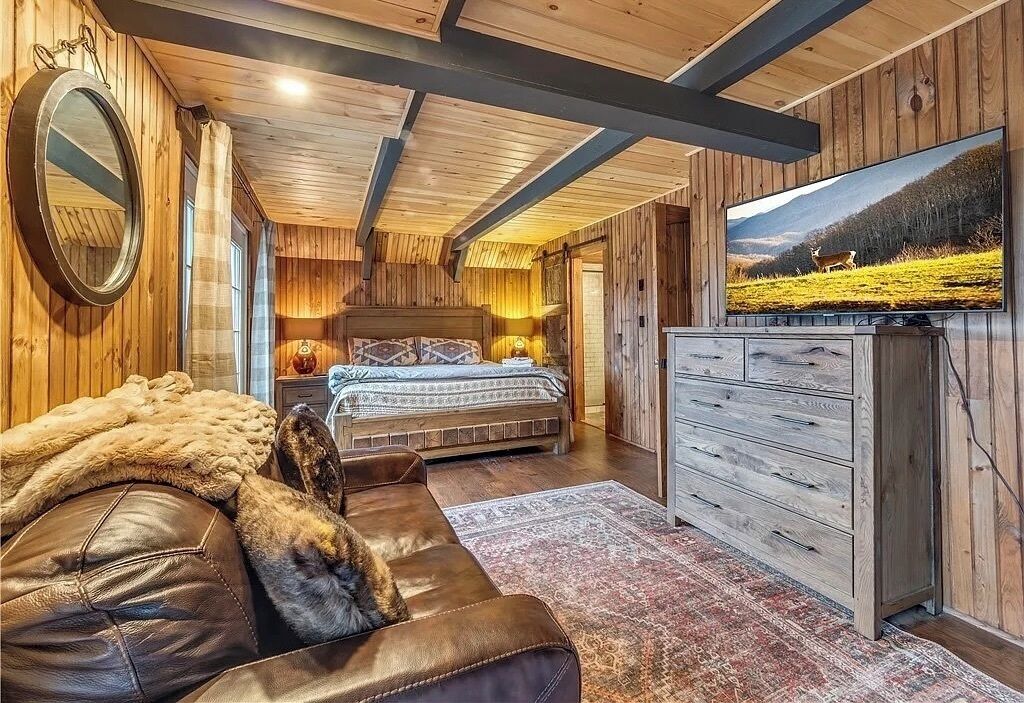 5 bedrooms, WiFi, bed sheets