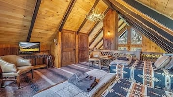 5 bedrooms, WiFi, bed sheets