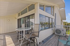 Outdoor dining - Corner View at Cedar Cove! Gulf View Downtown! (Cedar Key)