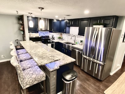 Newly Remodeled- Small Family/Couples Retreat in Shangri-La on Monkey Island, OK