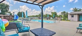 Newly Remodeled- Small Family/Couples Retreat in Shangri-La on Monkey Island, OK