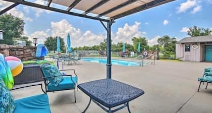 Newly Remodeled- Small Family/Couples Retreat in Shangri-La on Monkey Island, OK