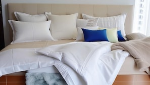 Exclusive Condo, 2 Bedrooms, Private Bathroom, Pool View | 2 bedrooms, premium bedding, down duvets, Select Comfort beds