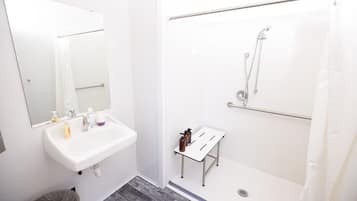 Douche, serviettes fournies