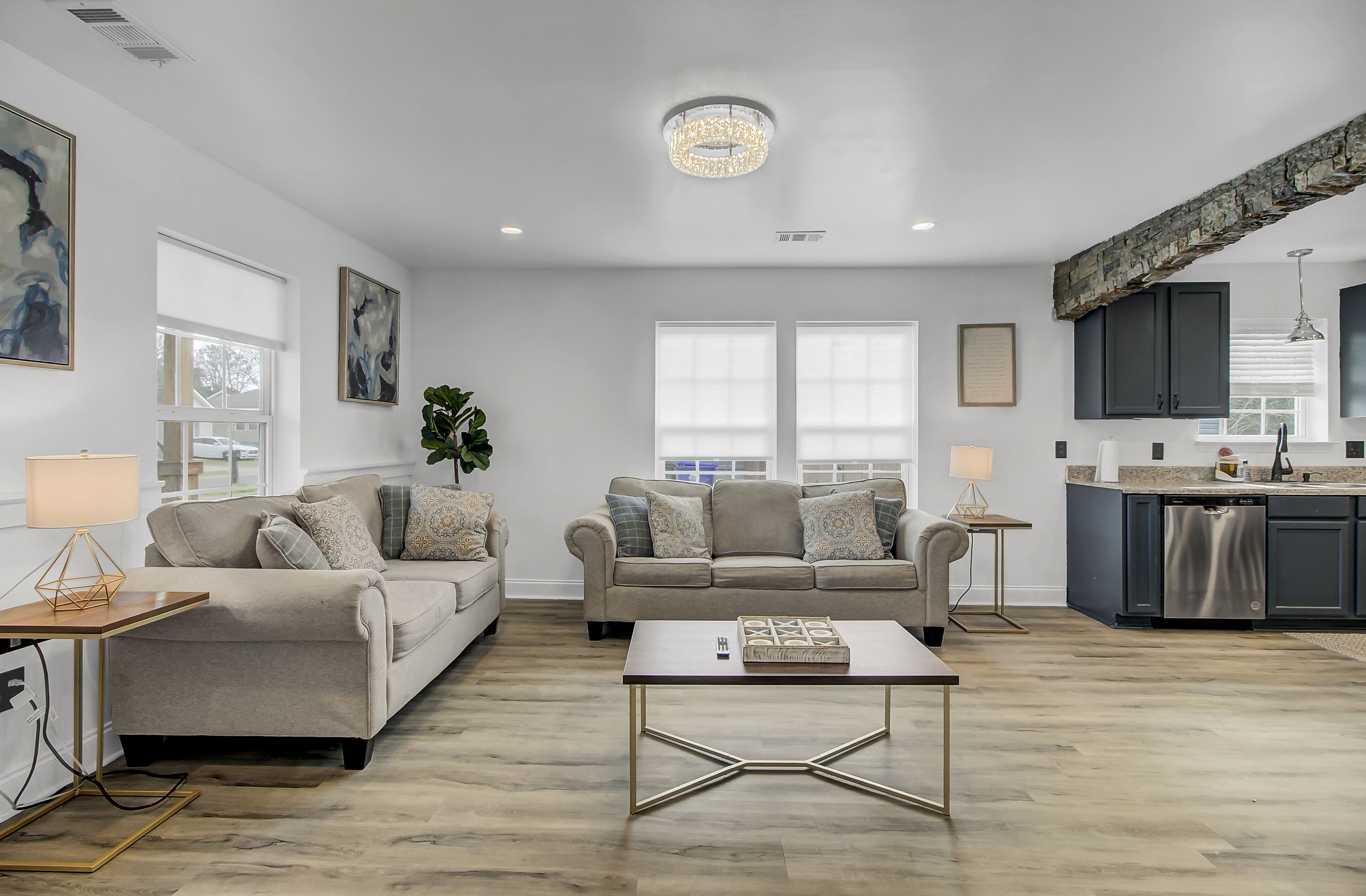 BRIGHT DREAM HOME NEAR AIRPORT AND CHARLESTON DOWNTOWN