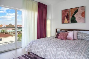 2 bedrooms, iron/ironing board, WiFi