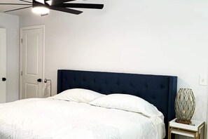 4 bedrooms, iron/ironing board, free WiFi, bed sheets