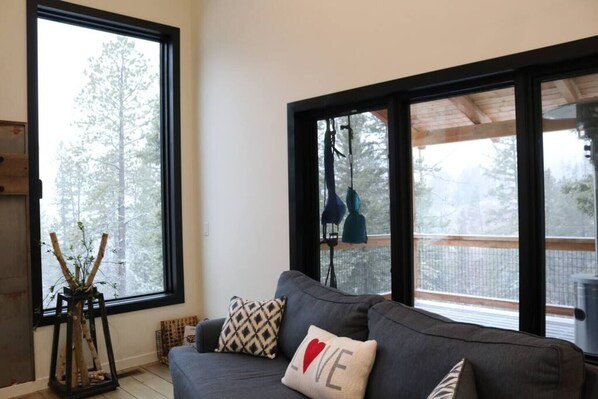 Smart TV, fireplace, video games, offices - This house is a 5 bedroom(s), 3.5 bathrooms, located in Lead, SD. (Lead)